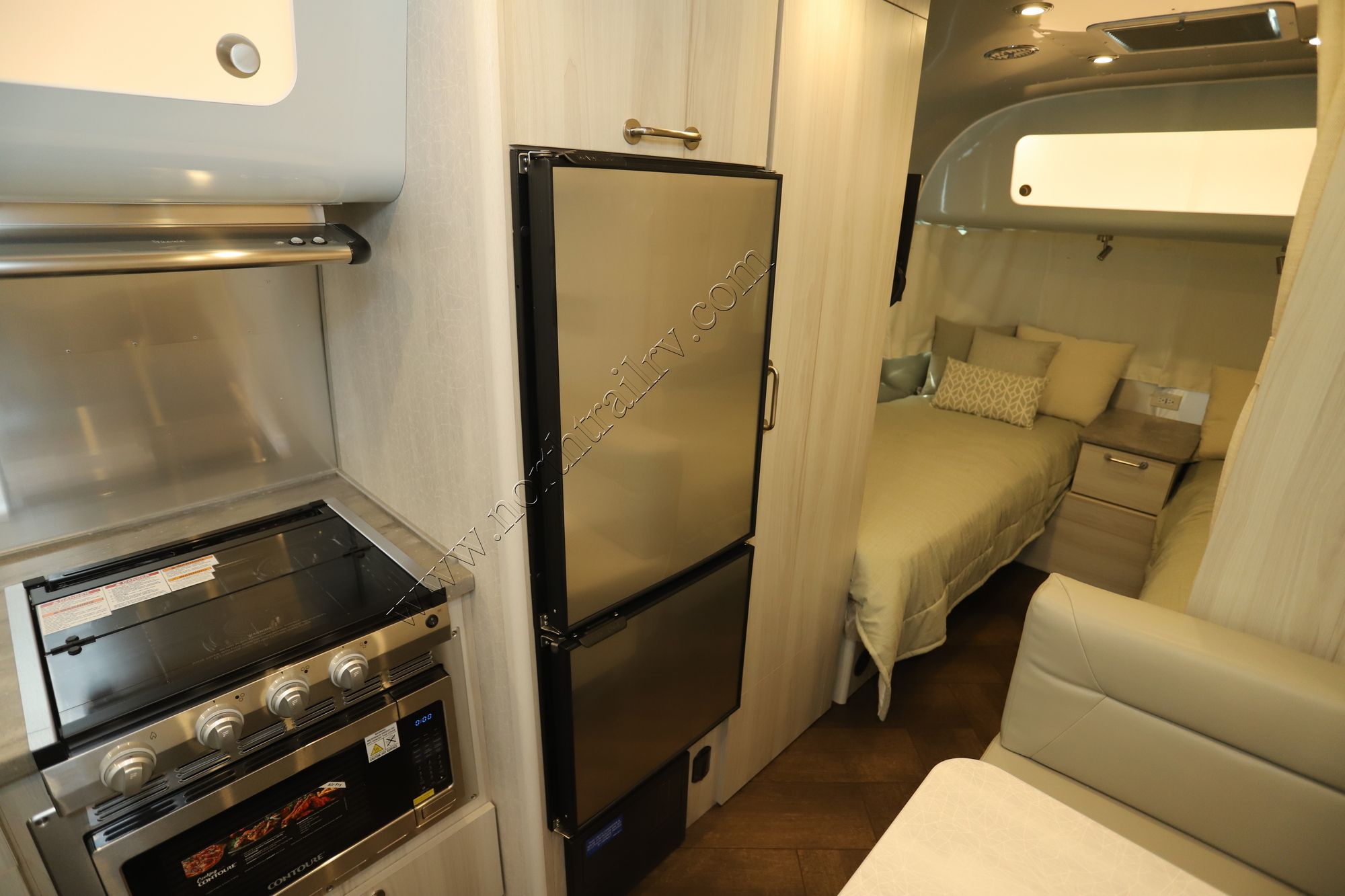 2026 Airstream International 23FB Travel Trailer New  For Sale