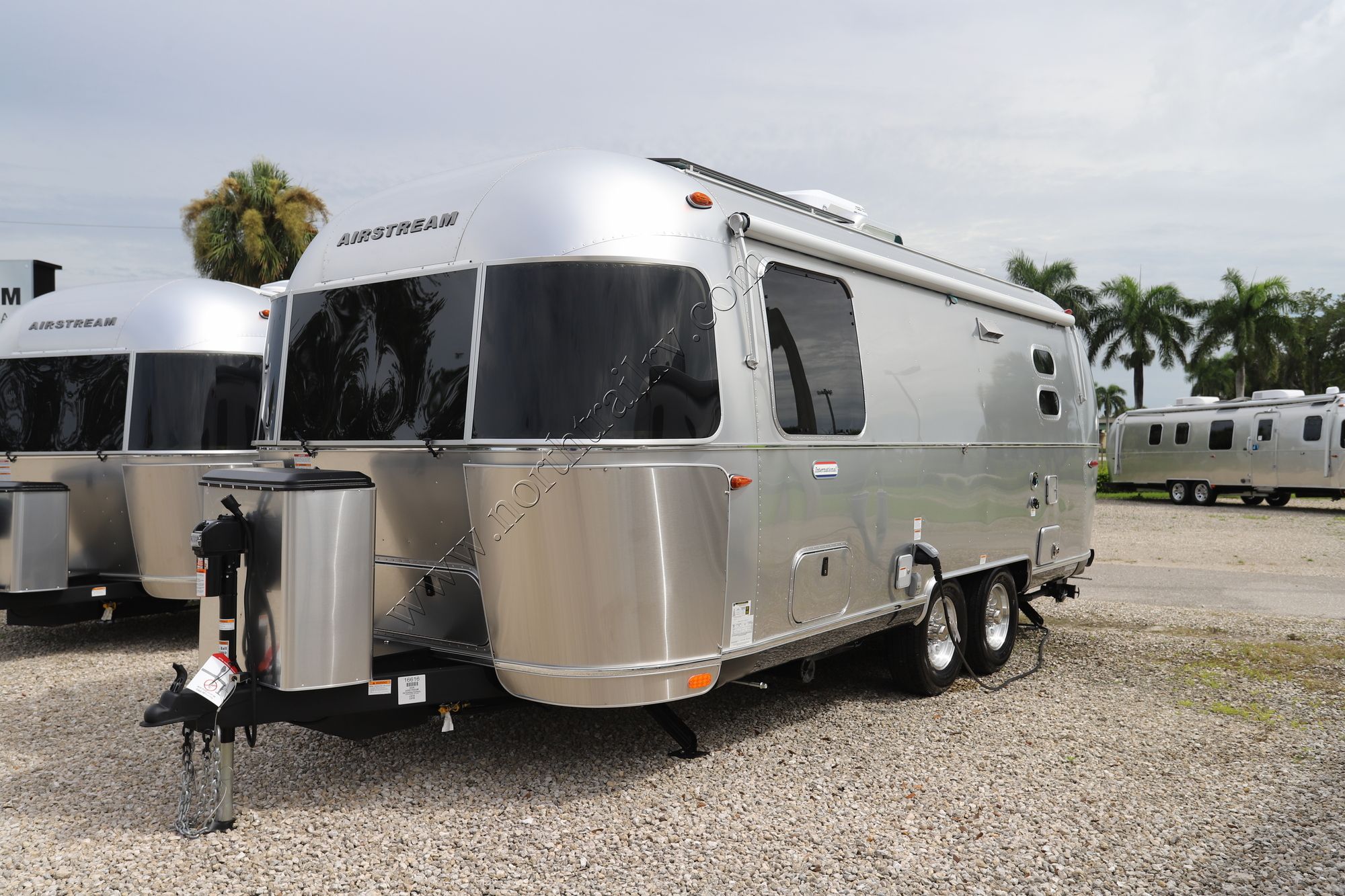2026 Airstream International 23FB Travel Trailer New  For Sale