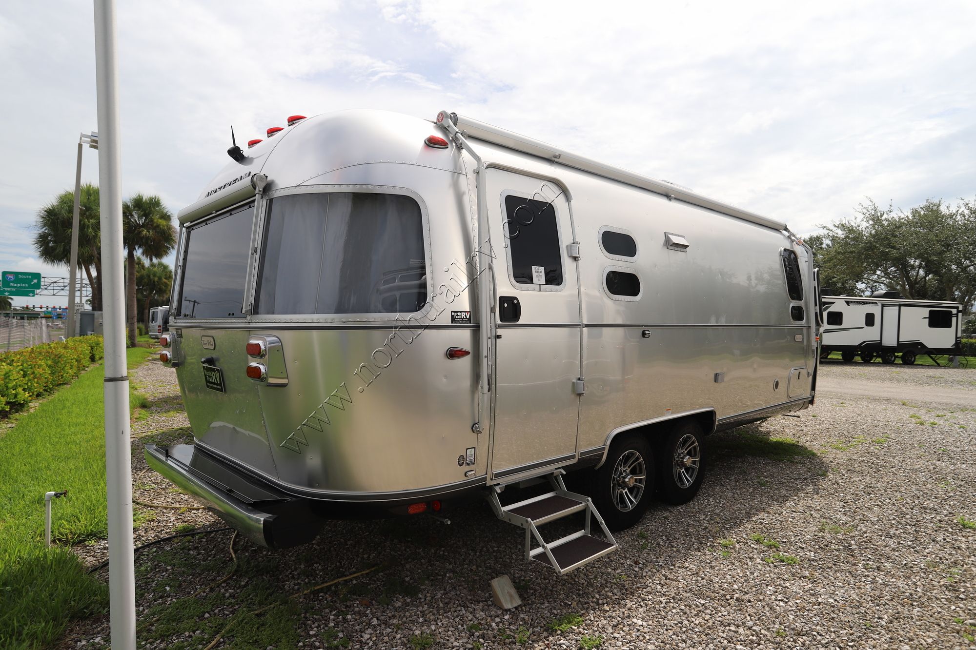 2024 Airstream Tradewind 25FB Travel Trailer Used  For Sale