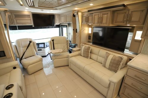 2022 Newmar London Aire 4551