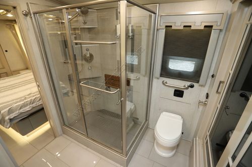 2022 Newmar London Aire 4551