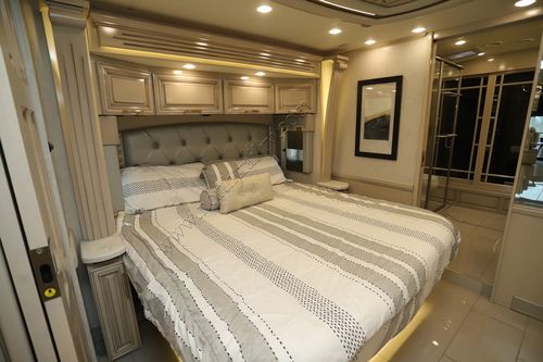 2022 Newmar London Aire 4551