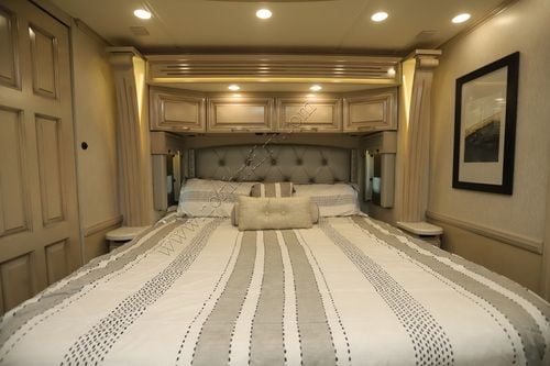 2022 Newmar London Aire 4551