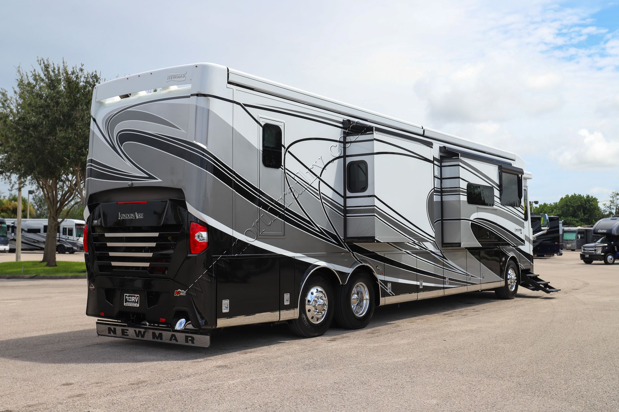 Used 2022 Newmar London Aire 4551 Class A  For Sale