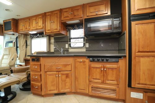 2007 Tiffin Motor Homes Phaeton 35DH