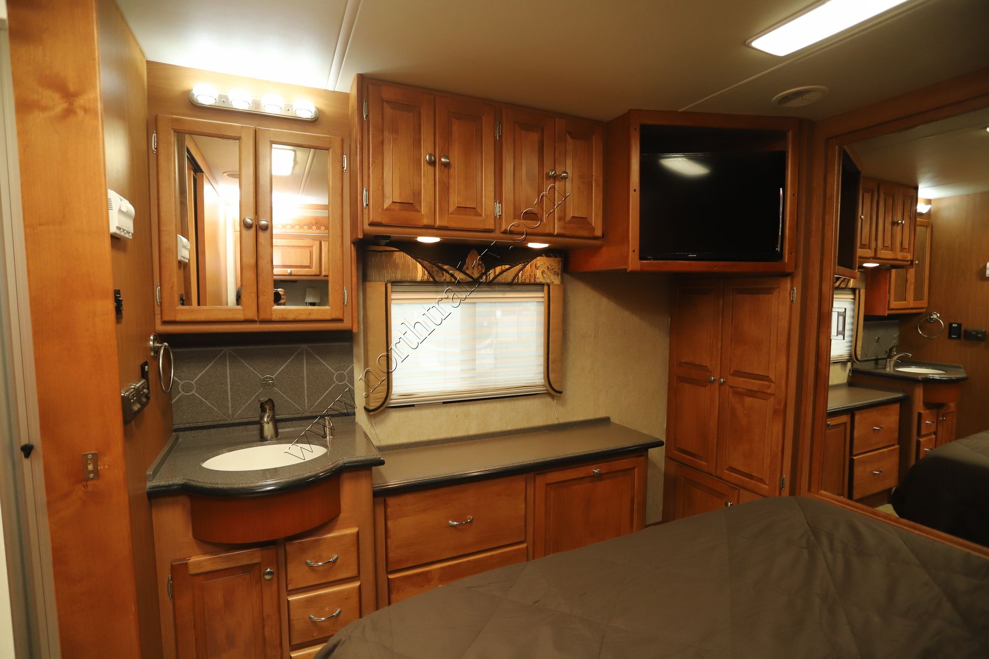 Used 2007 Tiffin Motor Homes Phaeton 35DH Class A  For Sale