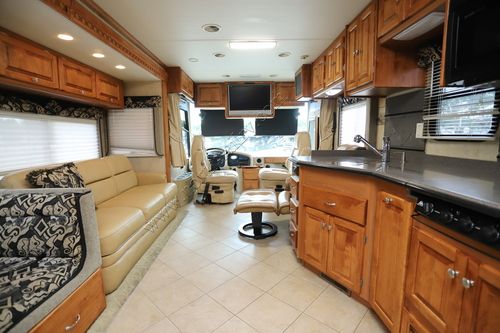 2007 Tiffin Motor Homes Phaeton 35DH
