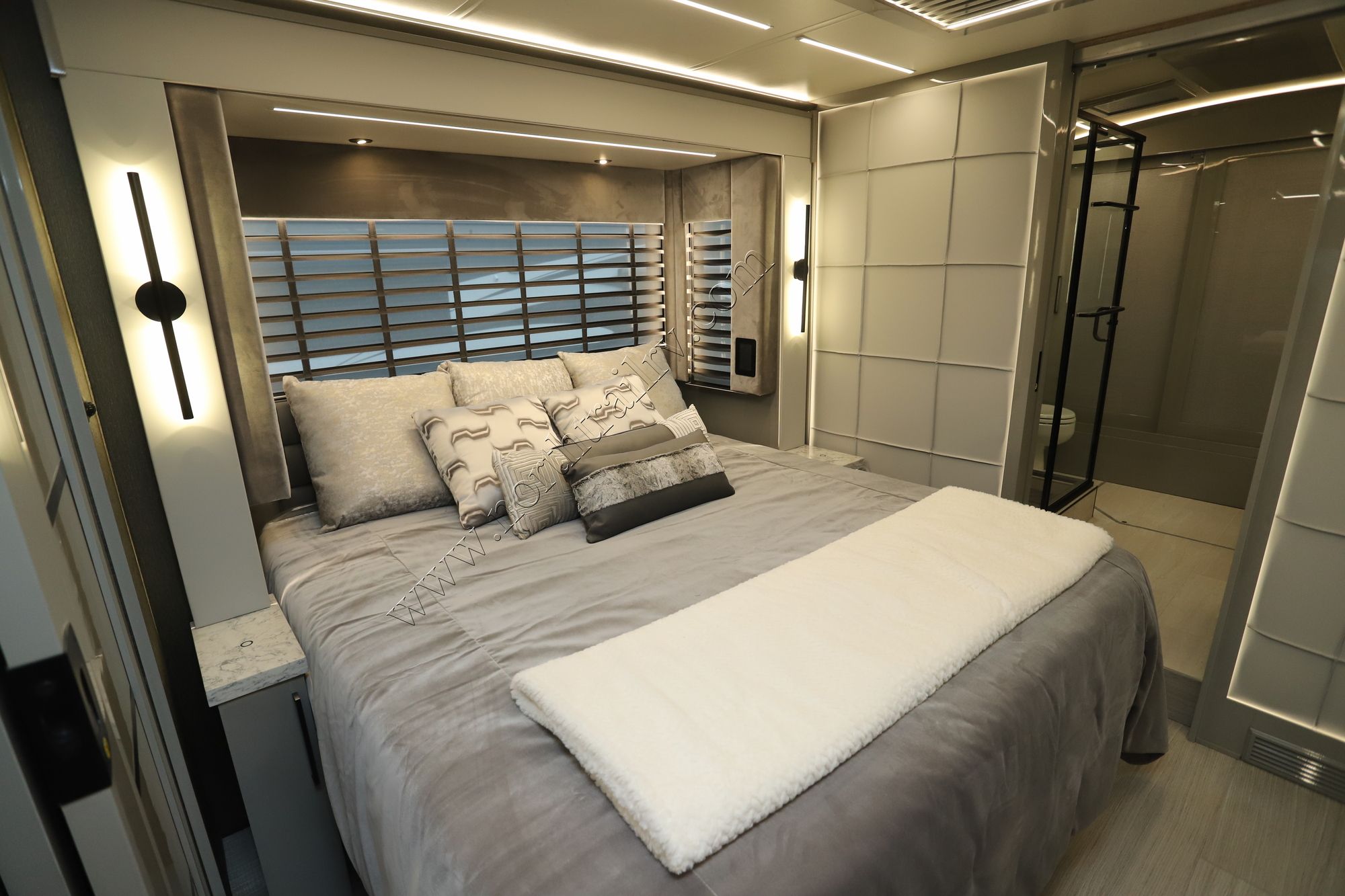 New 2026 Newmar King Aire 4531 Class A  For Sale