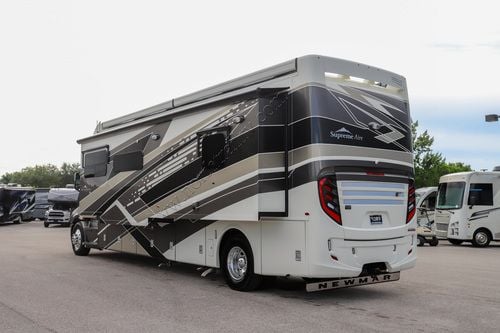 2026 Newmar Supreme Aire 3827