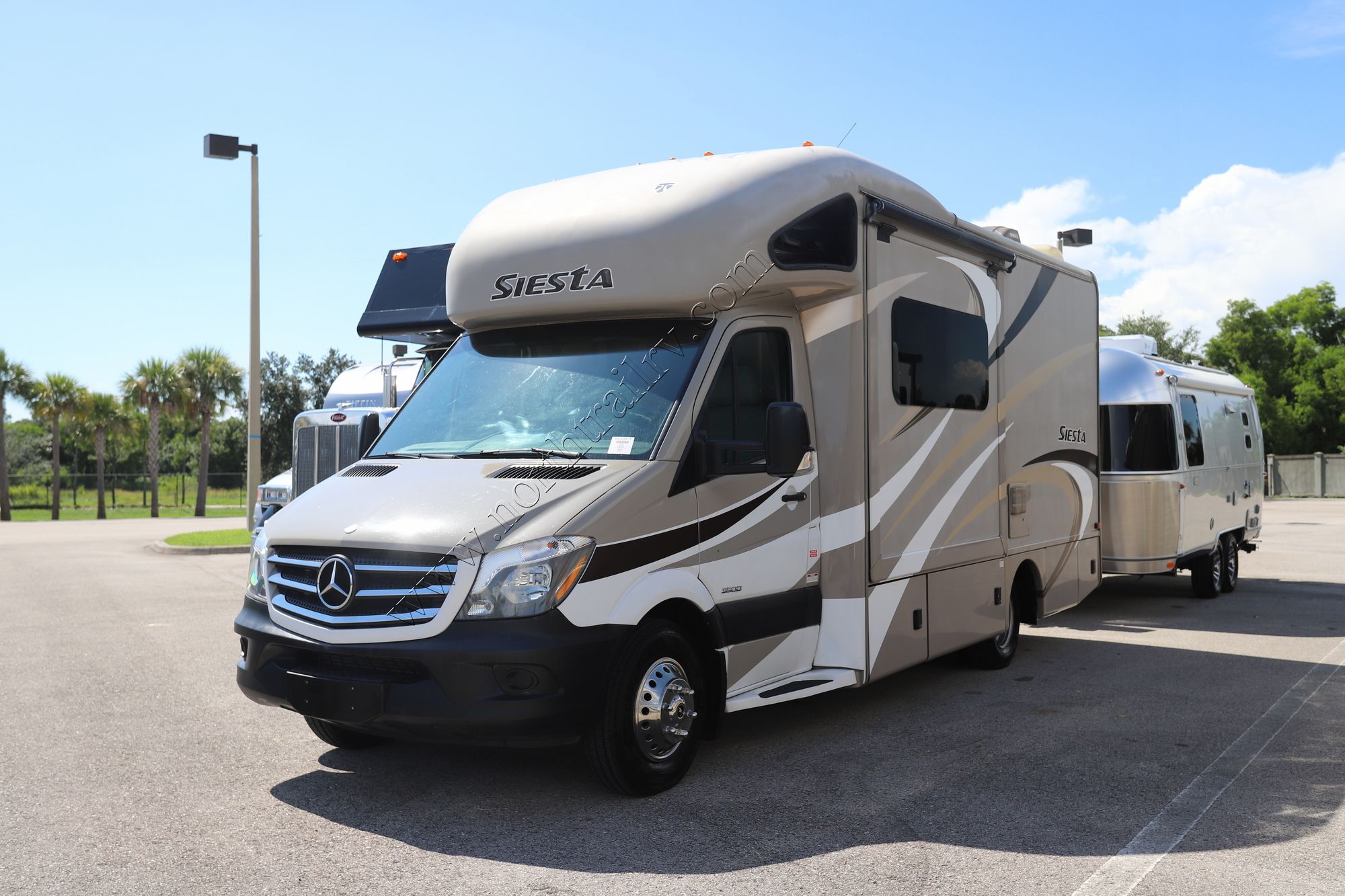 Used 2016 Thor Siesta 24SA Class C  For Sale