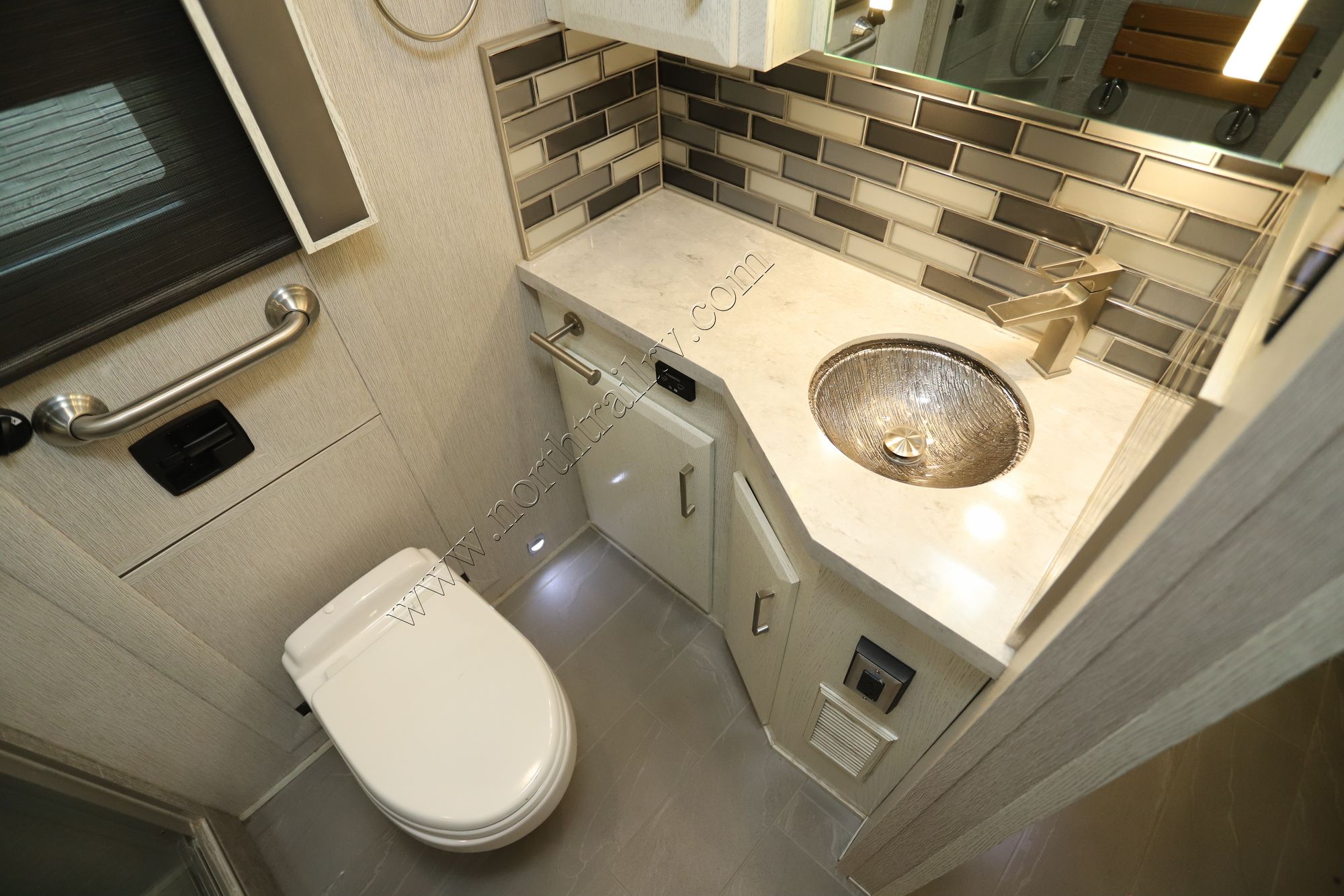 Used 2022 Newmar New Aire 3543 Class A  For Sale