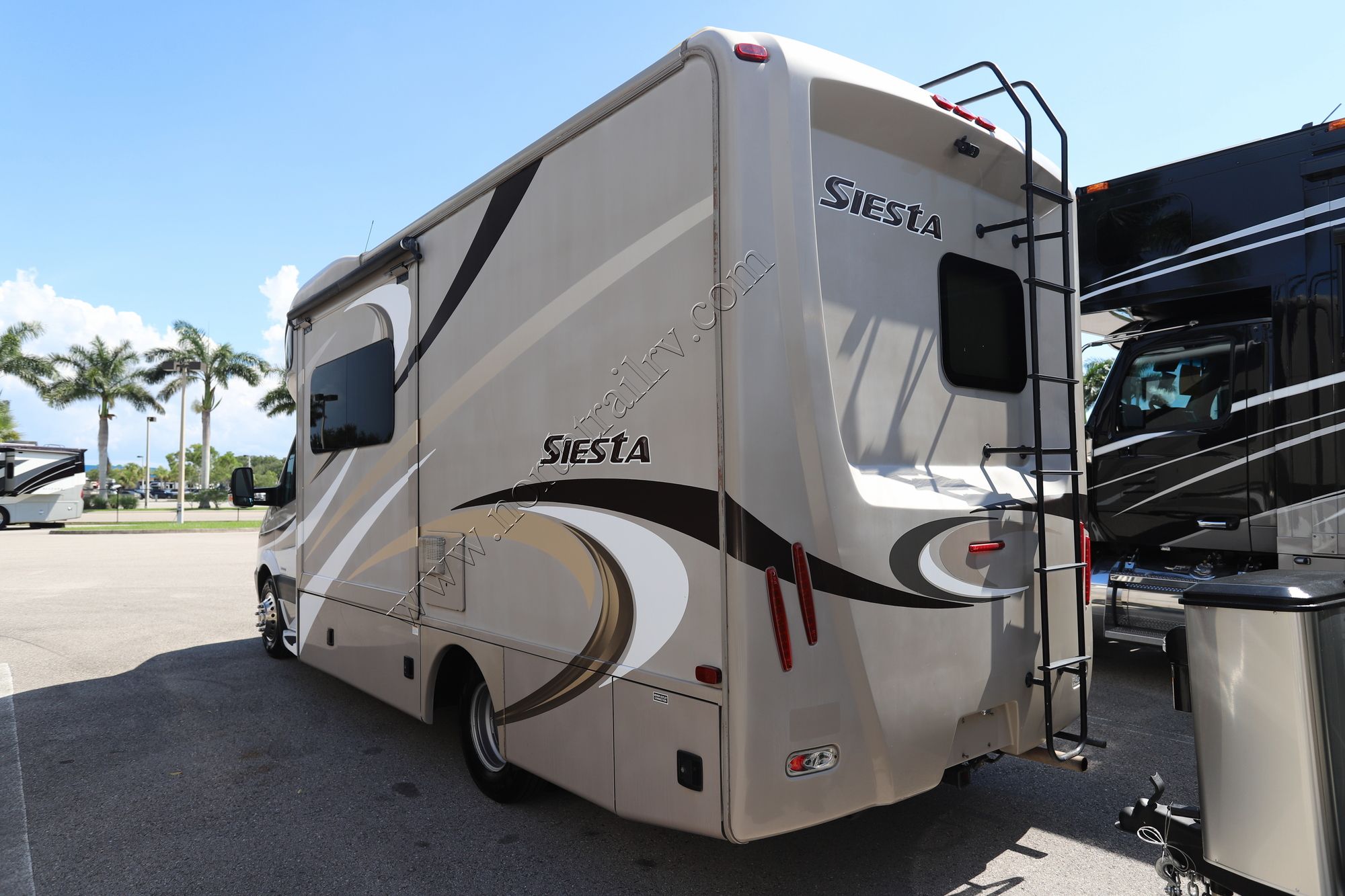 Used 2016 Thor Siesta 24SA Class C  For Sale