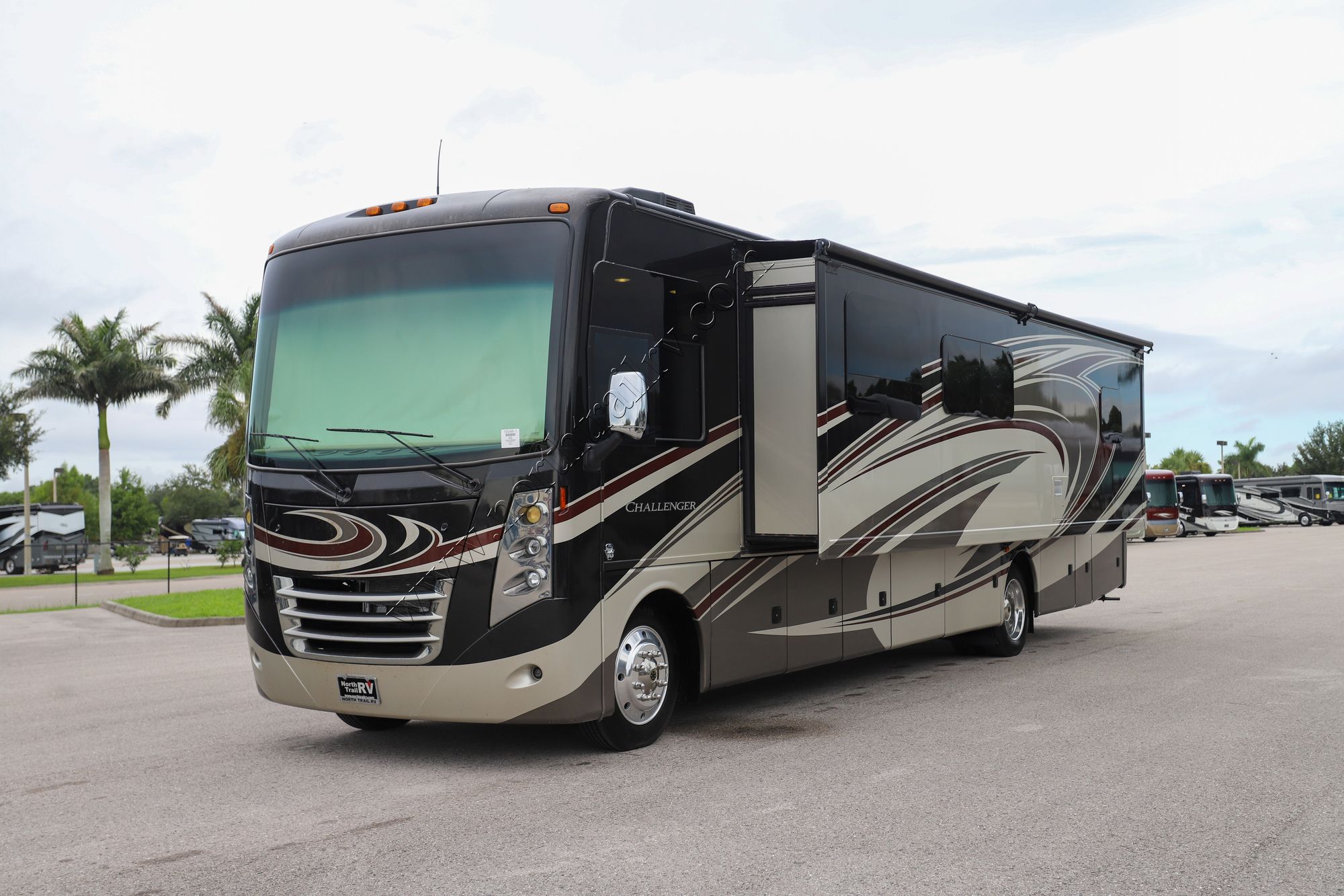 Used 2015 Thor Challenger 37LX Class A  For Sale