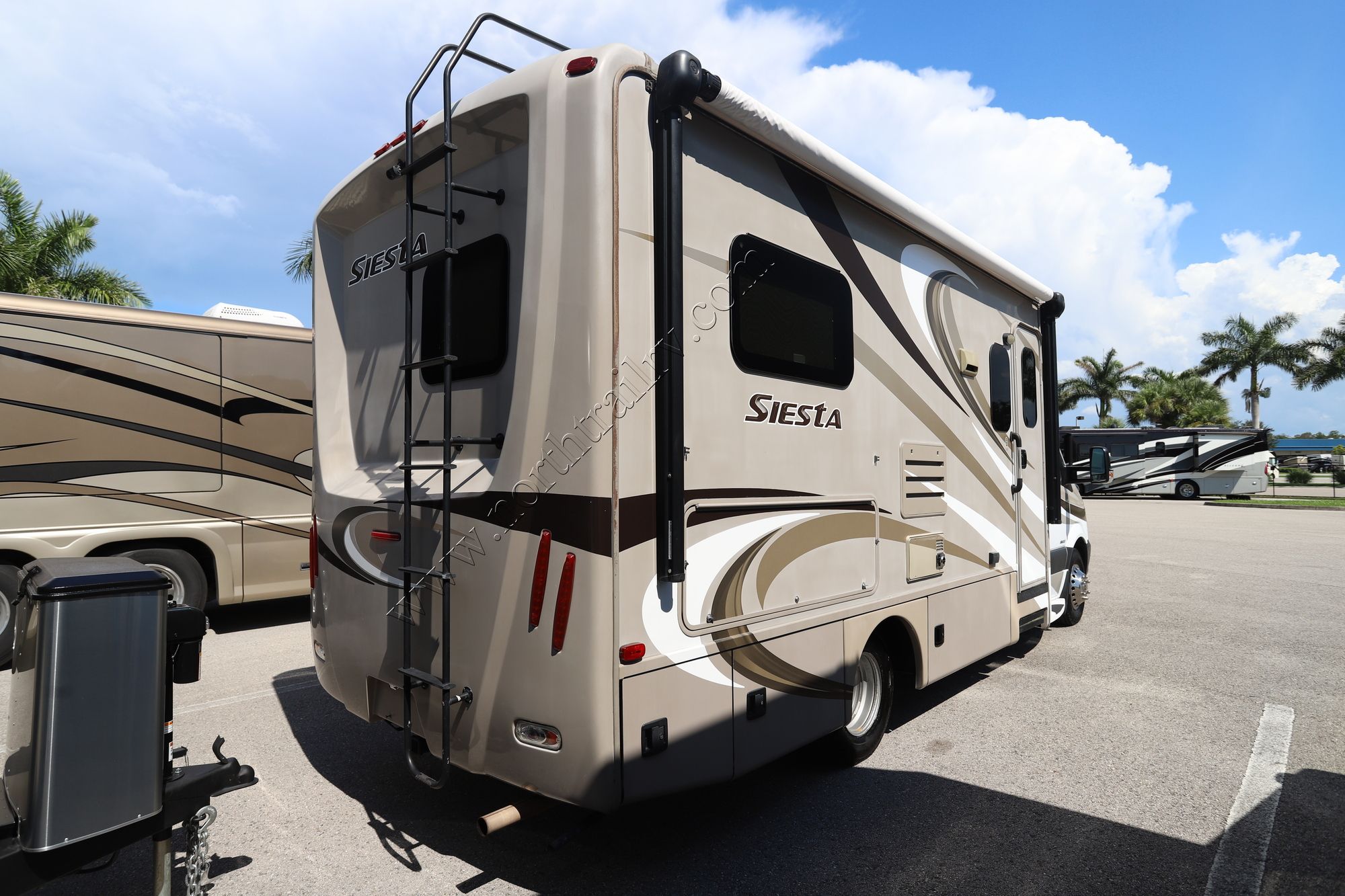 Used 2016 Thor Siesta 24SA Class C  For Sale