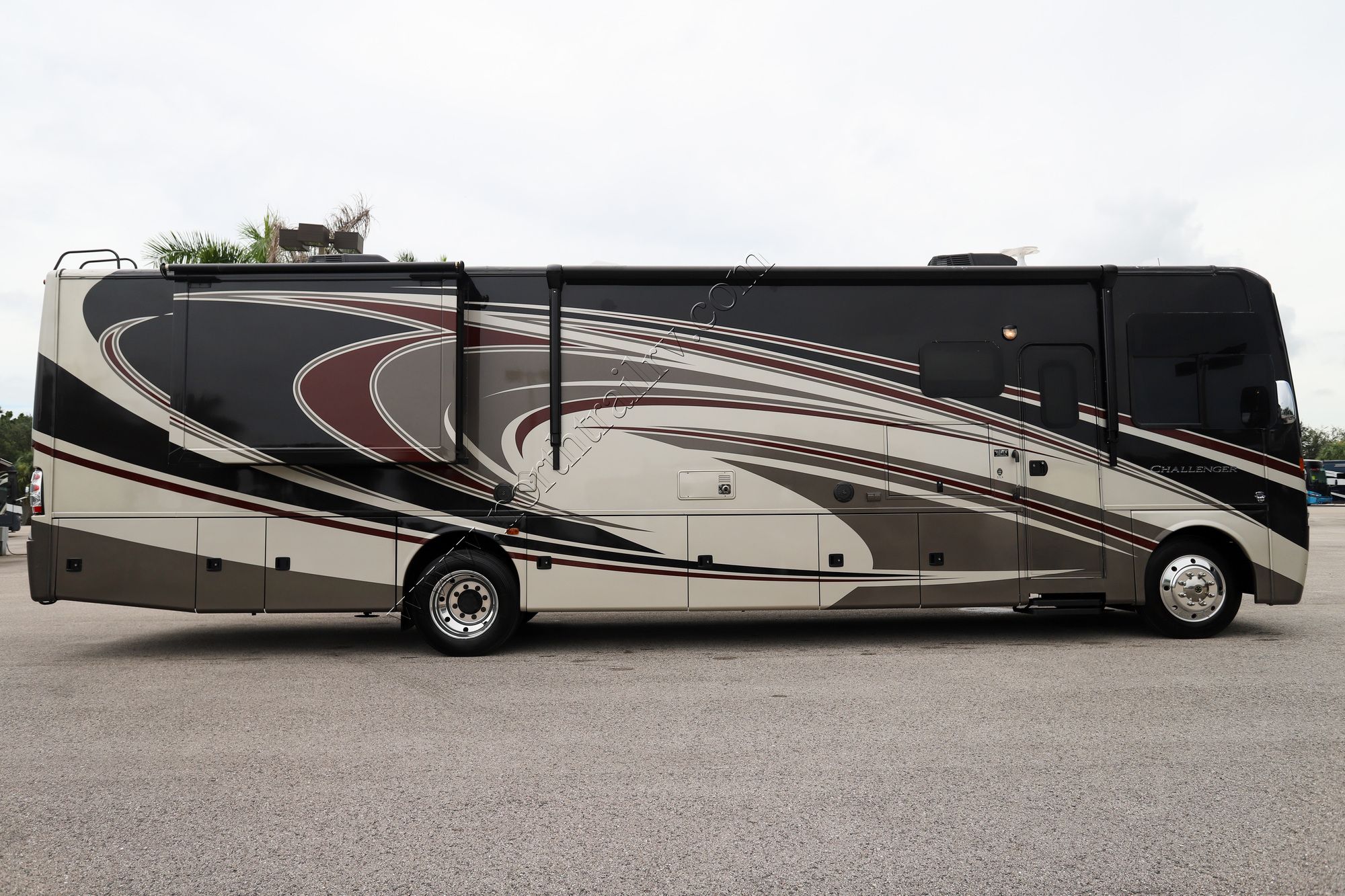 Used 2015 Thor Challenger 37LX Class A  For Sale