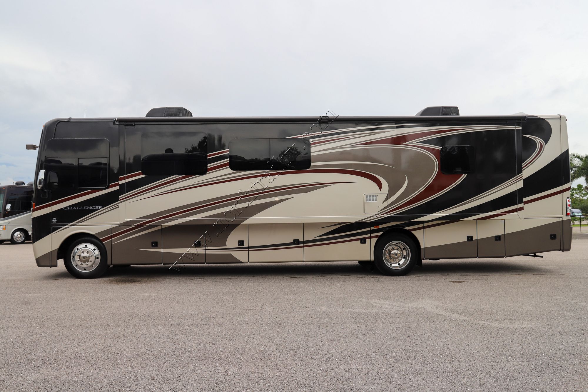 Used 2015 Thor Challenger 37LX Class A  For Sale