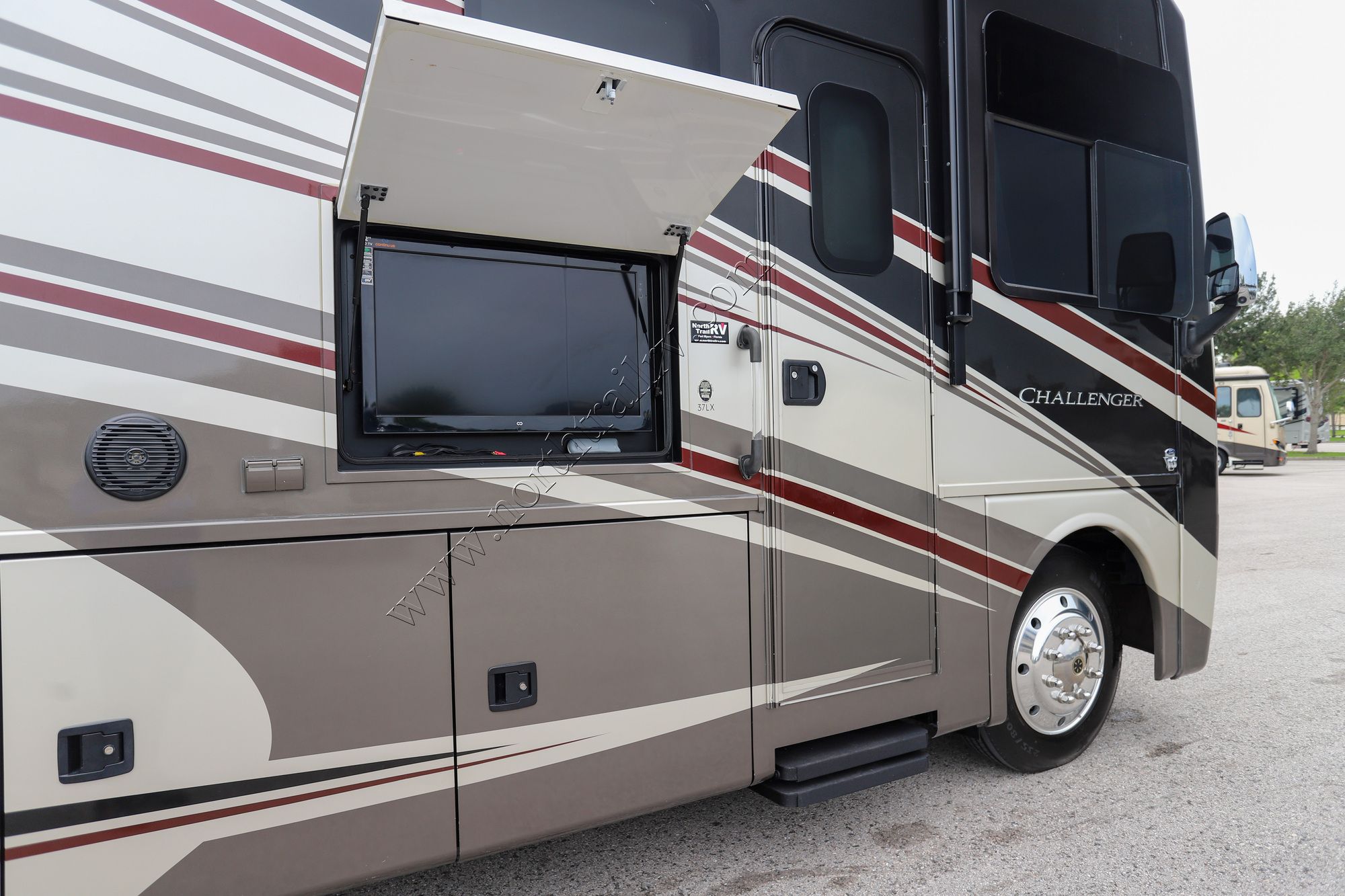 Used 2015 Thor Challenger 37LX Class A  For Sale