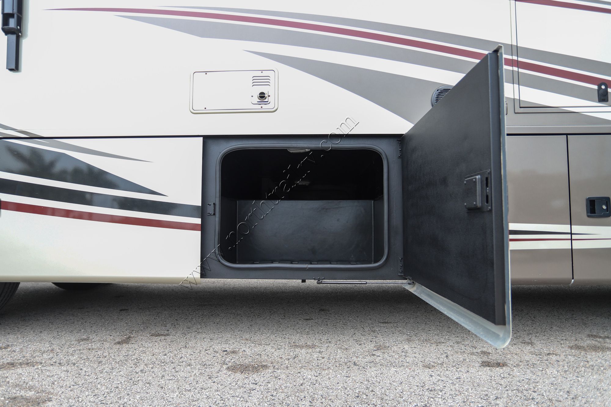 Used 2015 Thor Challenger 37LX Class A  For Sale