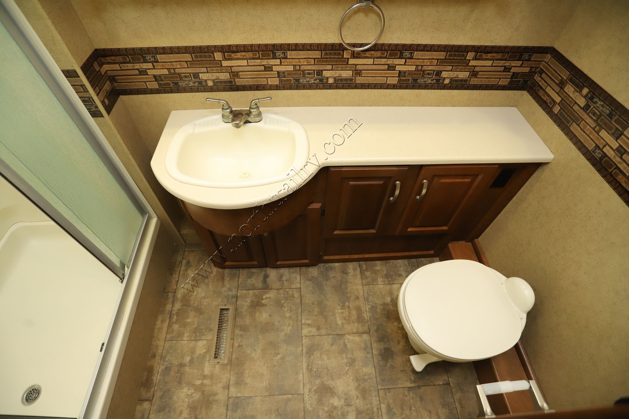 Used 2015 Thor Challenger 37LX Class A  For Sale