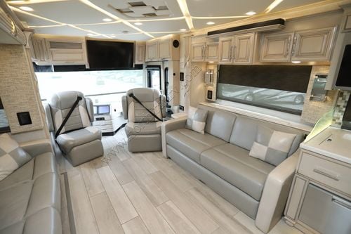 2022 Newmar Mountain Aire 4535