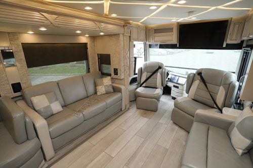 2022 Newmar Mountain Aire 4535