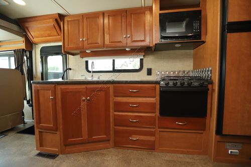 2017 Winnebago Vista 32YE