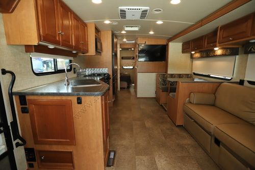 2017 Winnebago Vista 32YE