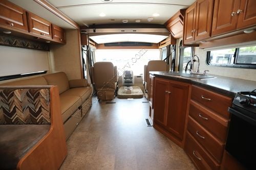 2017 Winnebago Vista 32YE