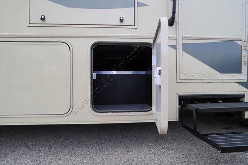 2017 Winnebago Vista 32YE