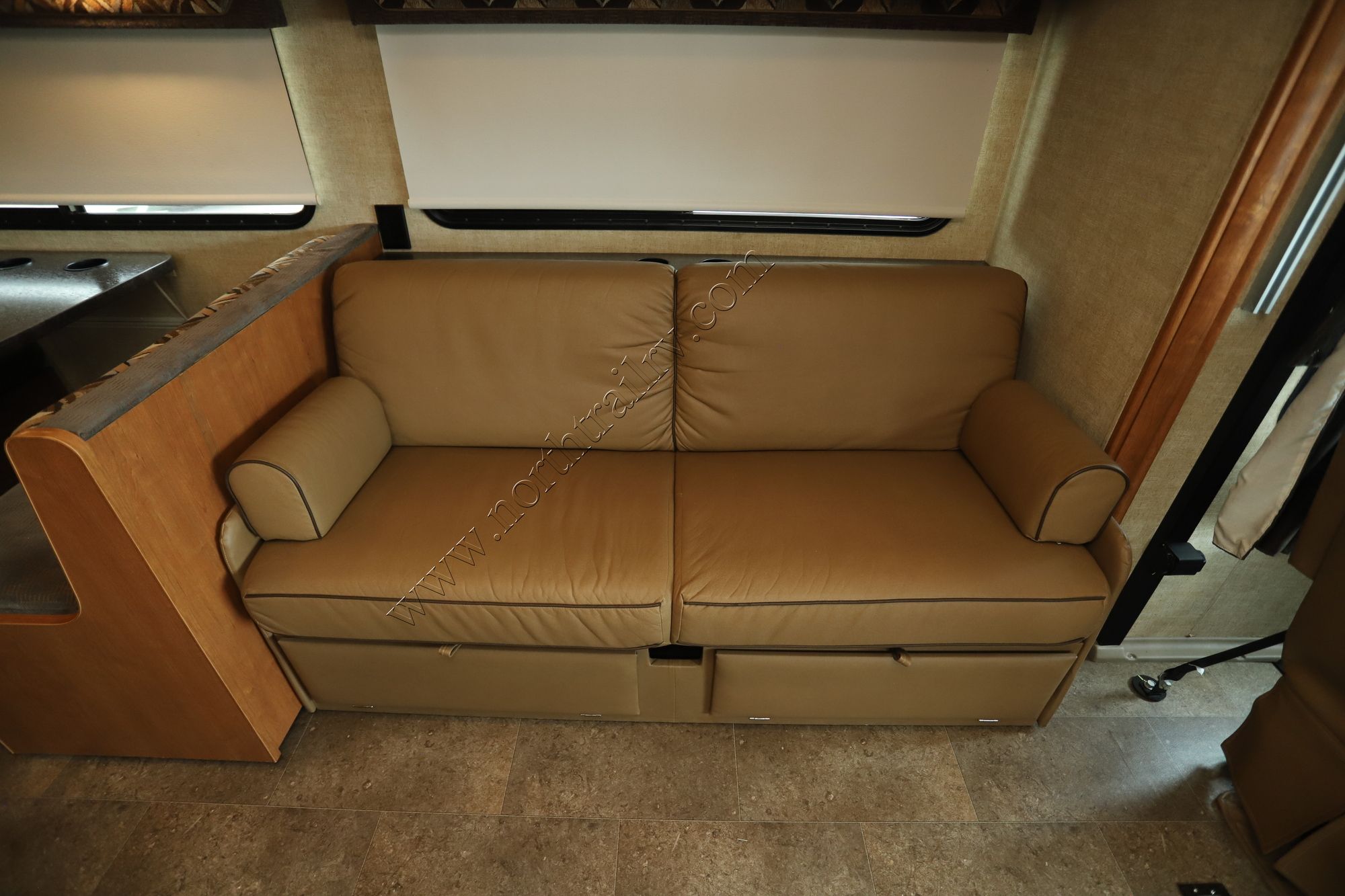 Used 2017 Winnebago Vista 32YE Class A  For Sale
