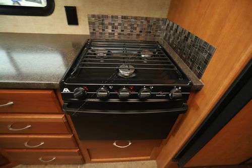 2017 Winnebago Vista 32YE