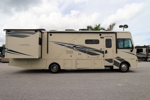 2017 Winnebago Vista 32YE