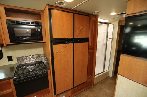 2017 Winnebago Vista 32YE