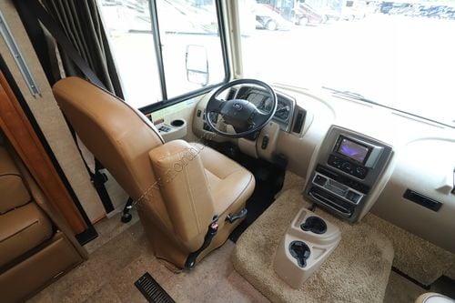 2017 Winnebago Vista 32YE