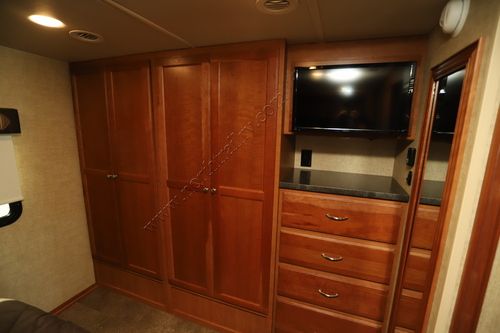 2017 Winnebago Vista 32YE