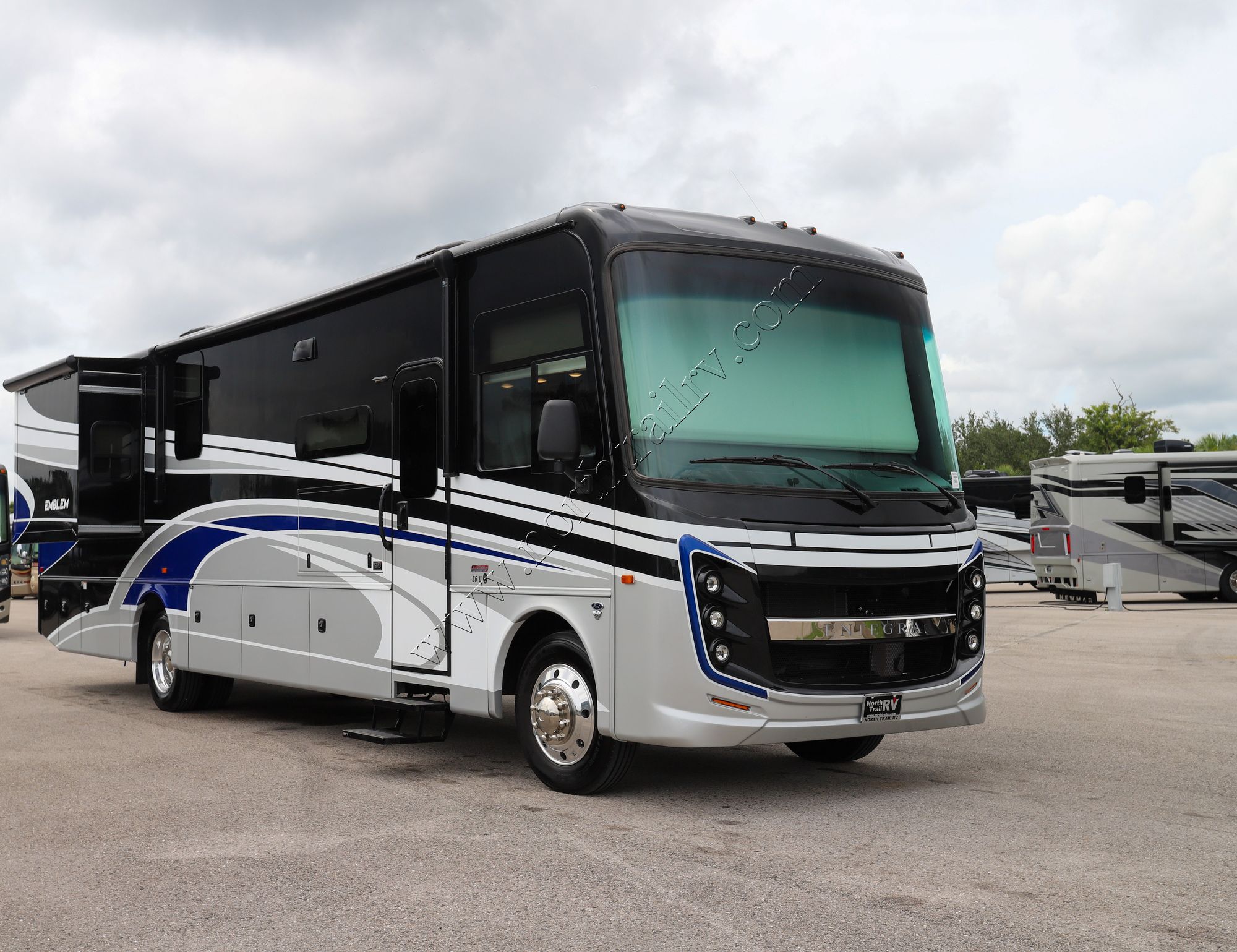 Used 2024 Entegra Emblem 36U Class A  For Sale