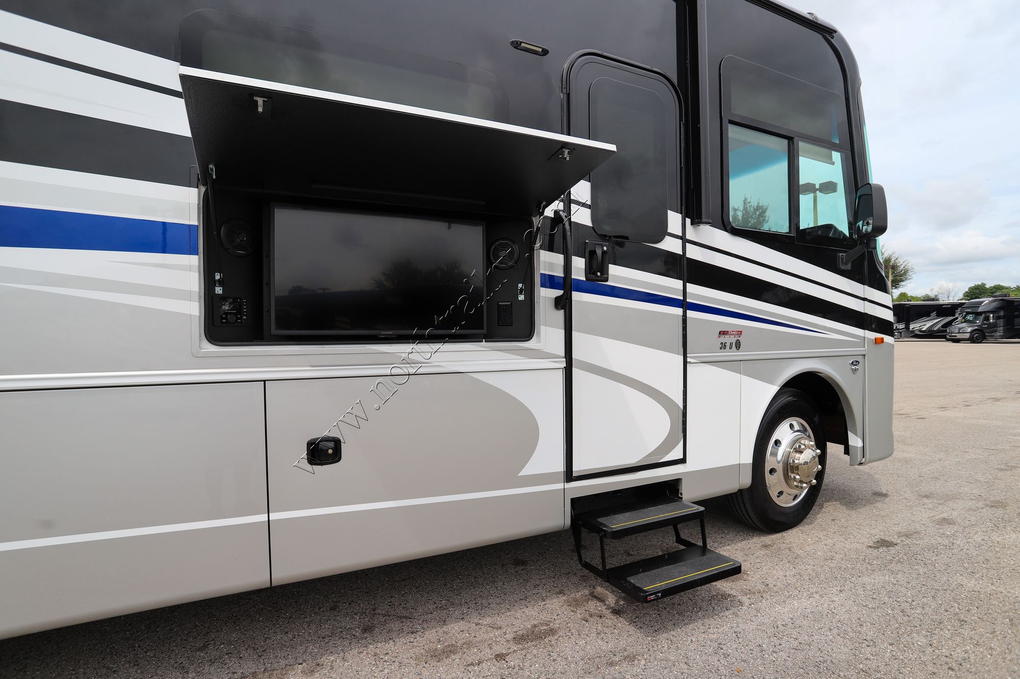 Used 2024 Entegra Emblem 36U Class A  For Sale