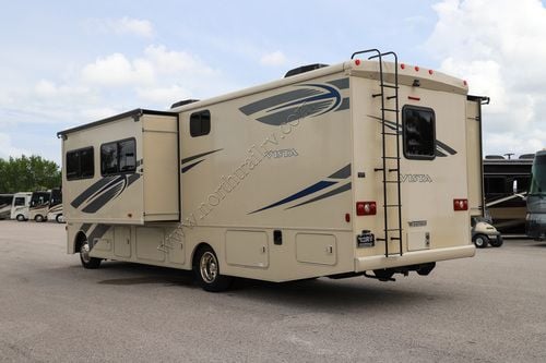 2017 Winnebago Vista 32YE