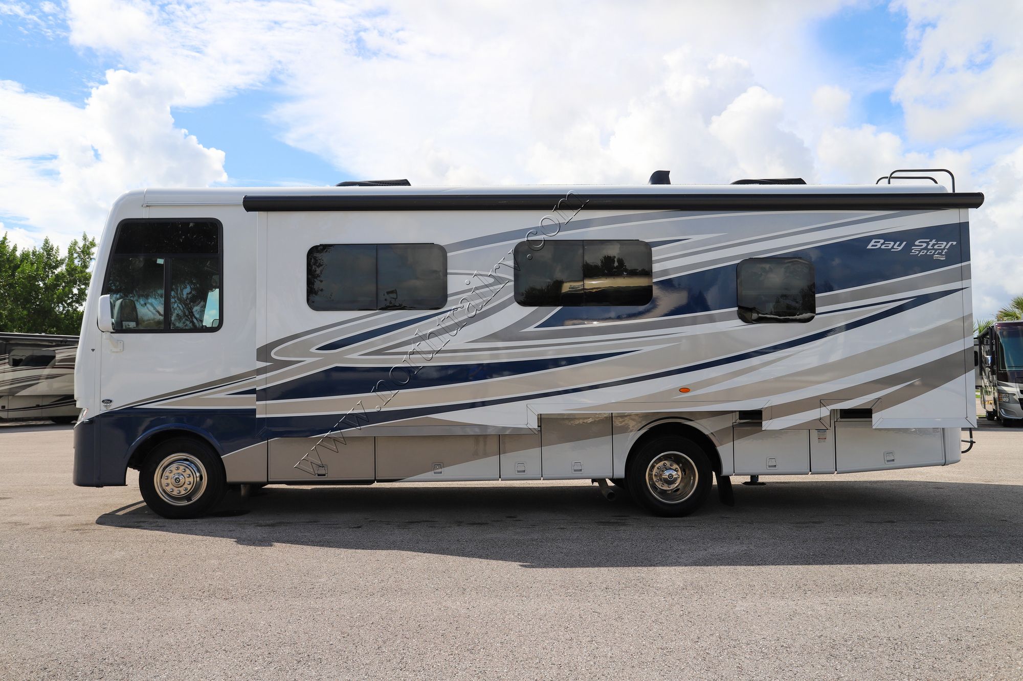 Used 2023 Newmar Bay Star Sport 2920 Class A  For Sale