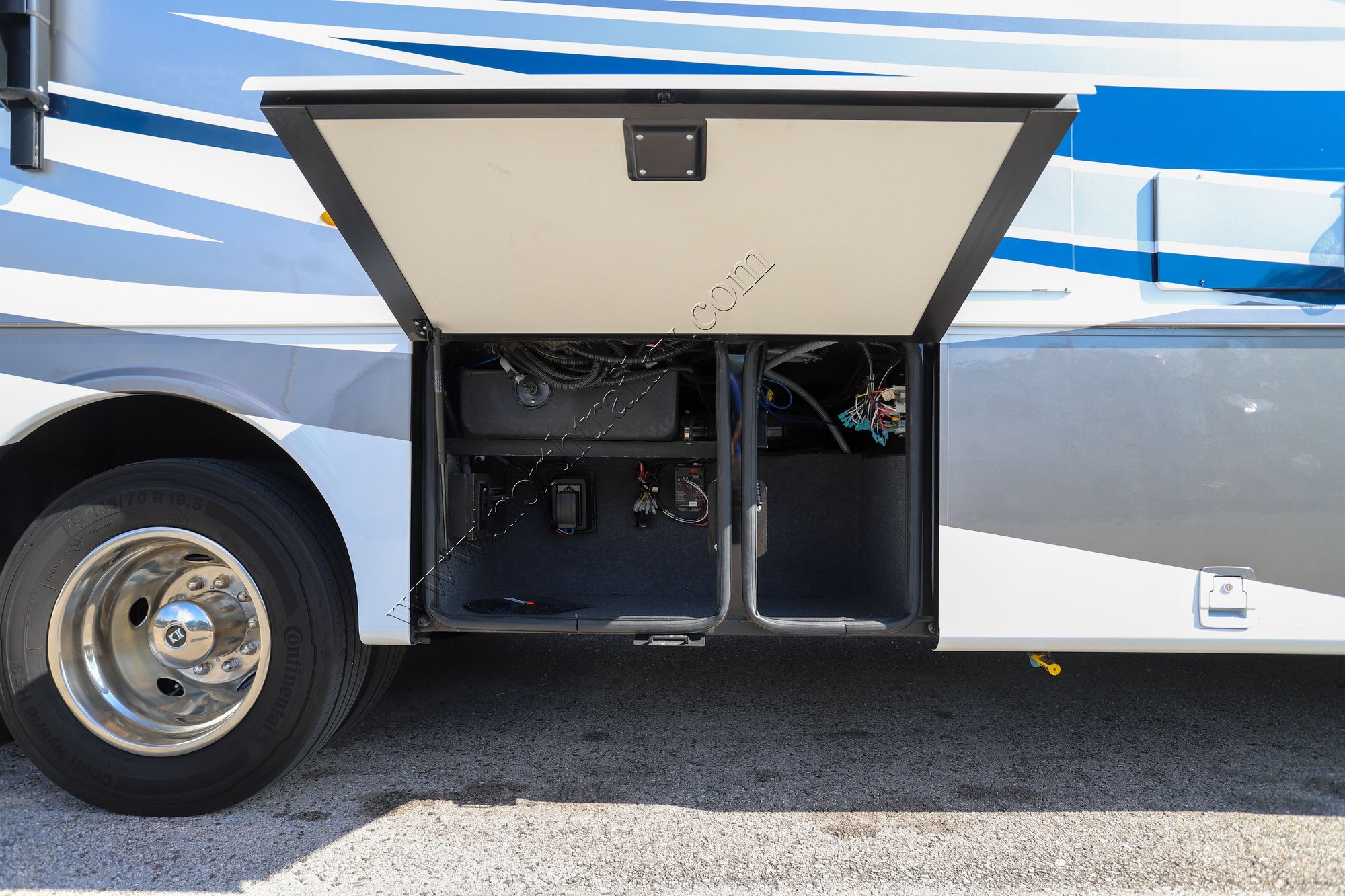 Used 2023 Newmar Bay Star Sport 2920 Class A  For Sale