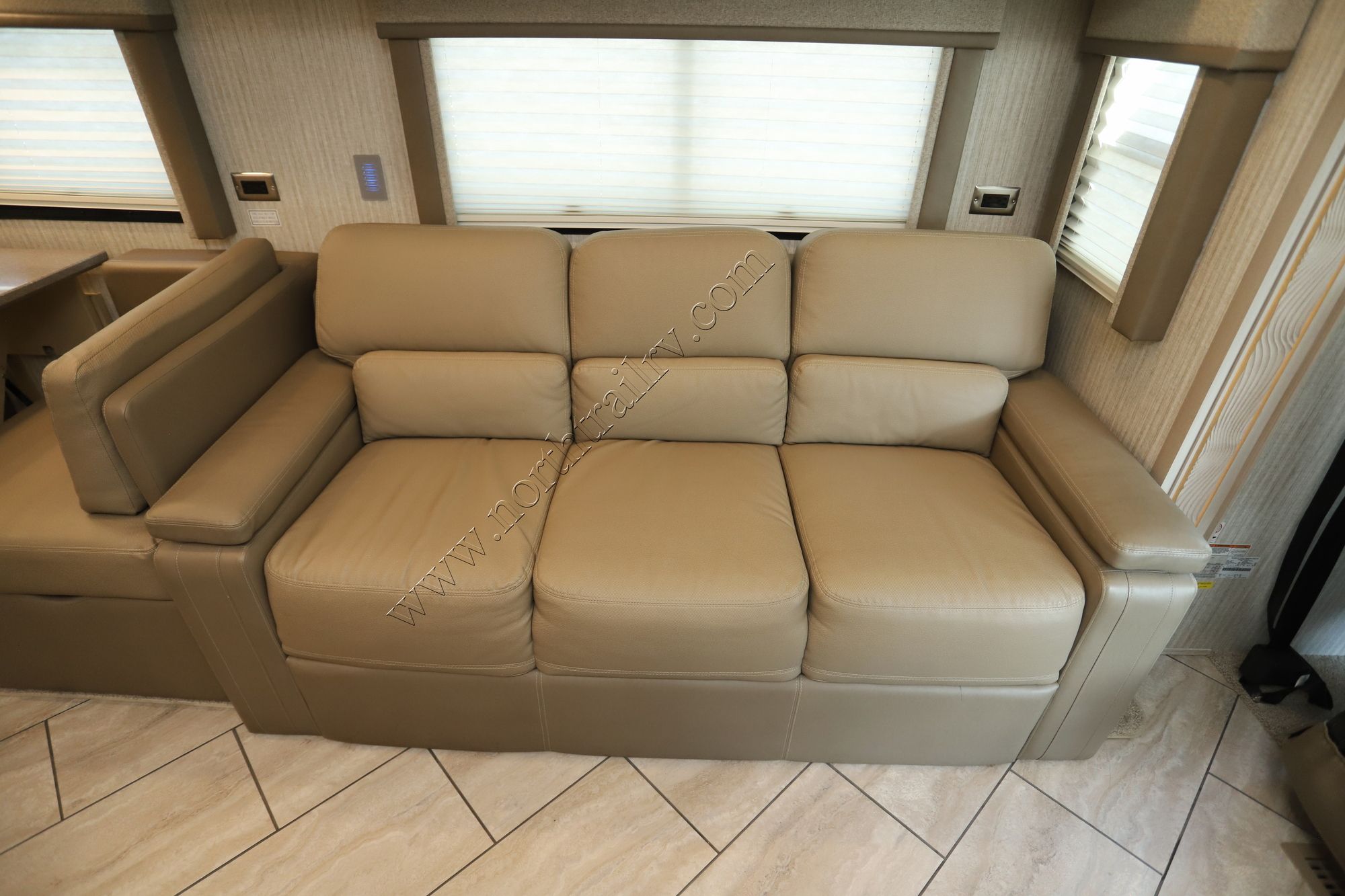 Used 2023 Newmar Bay Star Sport 2920 Class A  For Sale