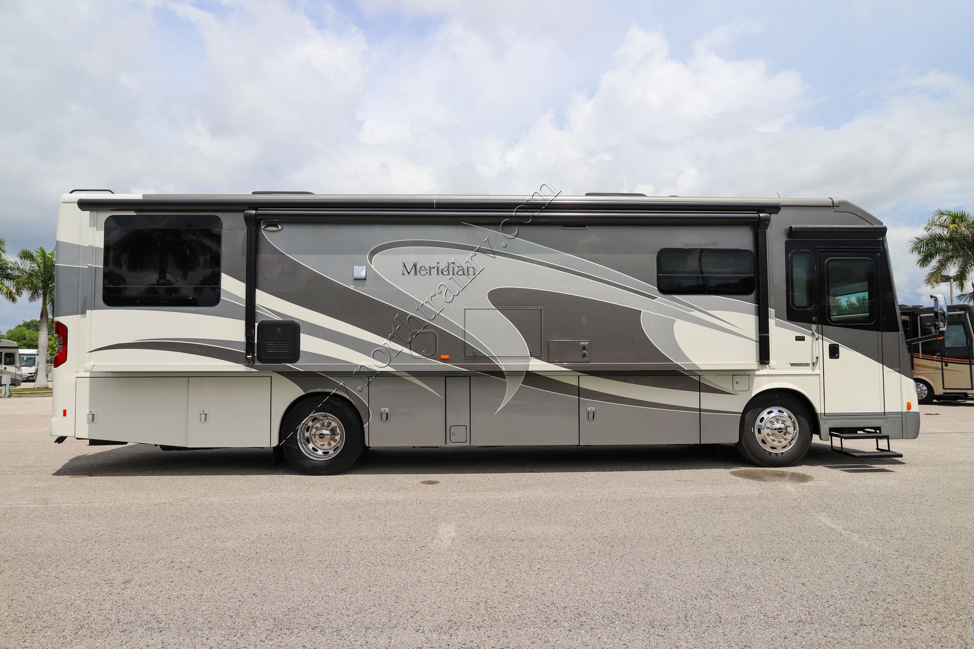Used 2015 Itasca Meridian 36M Class A  For Sale