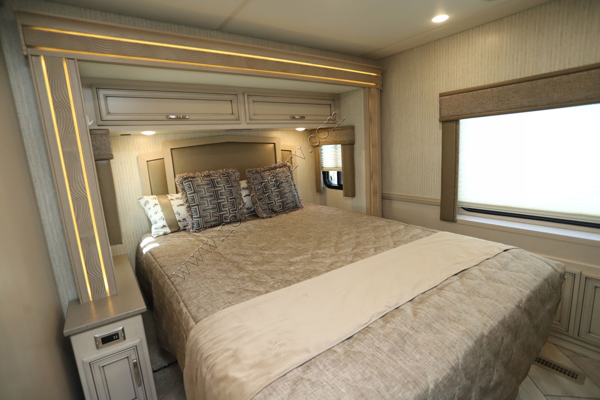 Used 2023 Newmar Bay Star Sport 2920 Class A  For Sale