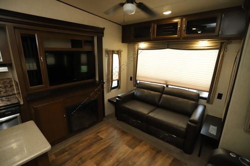2017 Forest River Hemisphere Light 386 FBK