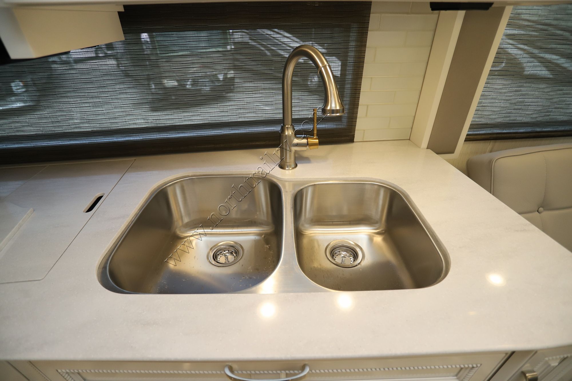 New 2026 Newmar Essex 4521 Class A  For Sale