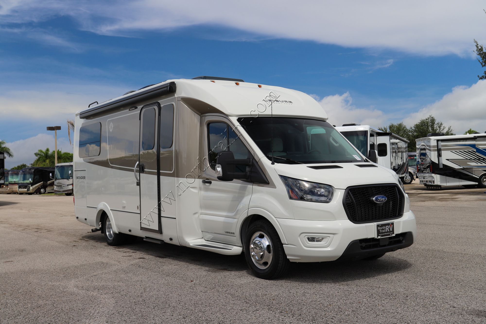 Used 2025 Leisure Van Wonder 24RTB AWD Class C  For Sale