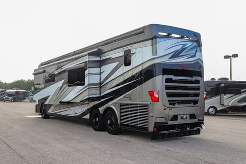 2026 Newmar Essex 4521