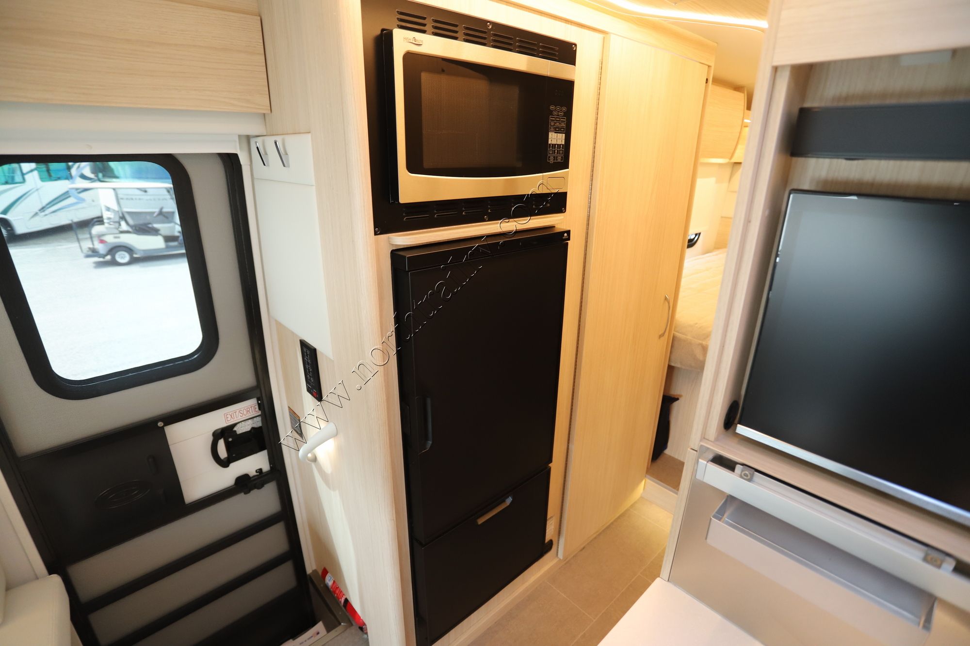 Used 2025 Leisure Van Wonder 24RTB AWD Class C  For Sale
