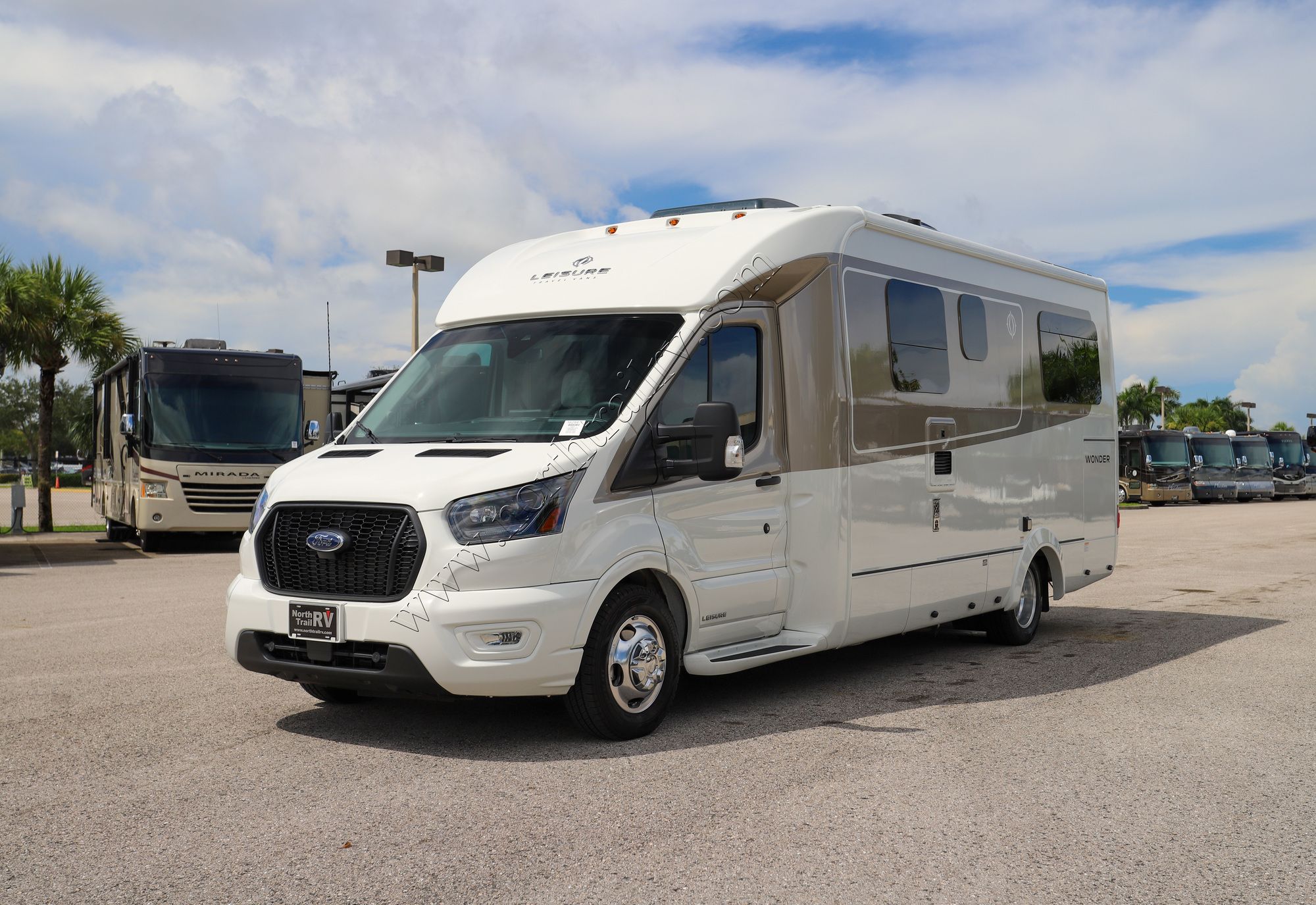 Used 2025 Leisure Van Wonder 24RTB AWD Class C  For Sale