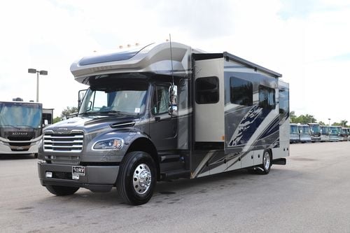 2026 Renegade Rv Verona 36VSB Super C